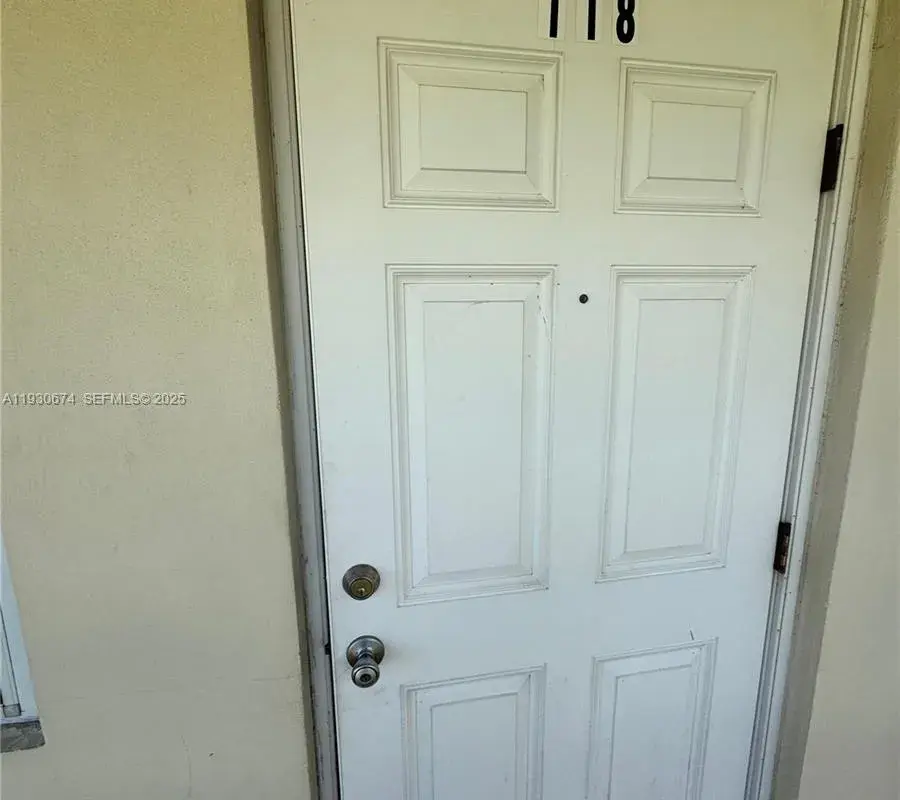 118 E Salisbury E # 118, West Palm Beach FL 33417