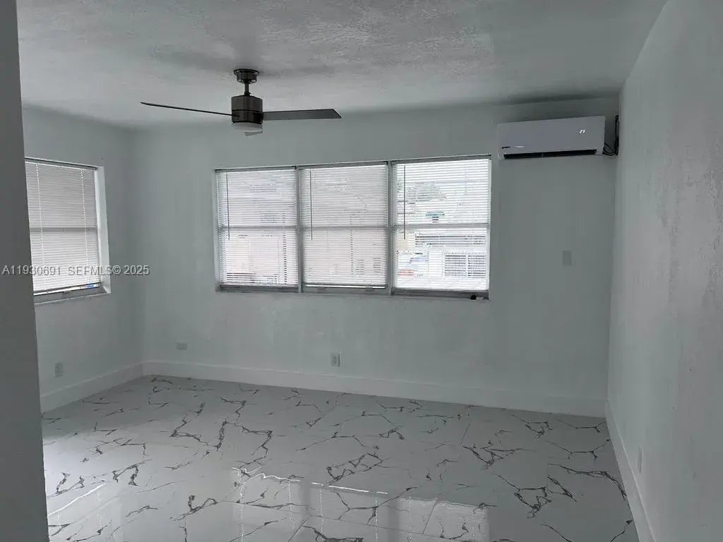 1131 SW 7th St # 3, Miami FL 33130
