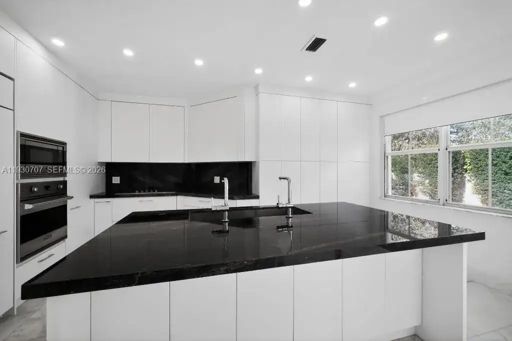 11321 NW 79th Ln, Doral FL 33178 photo 5