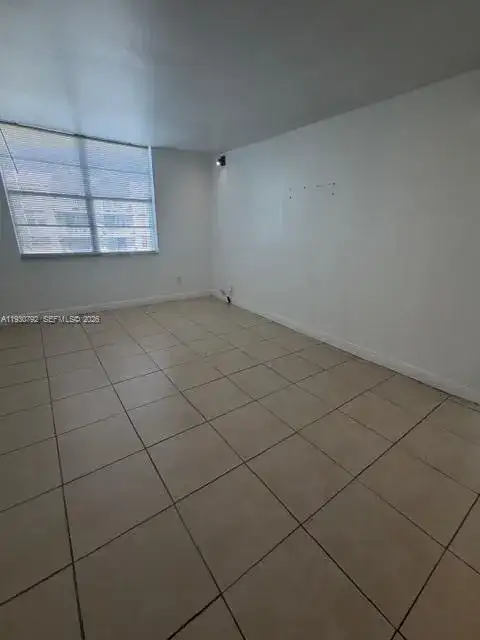 494 NW 165th St Rd # 508, Miami FL 33169 photo 3