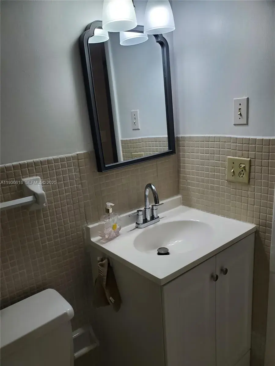 1450 Atlantic Shores Blvd # 317, Hallandale Beach FL 33009