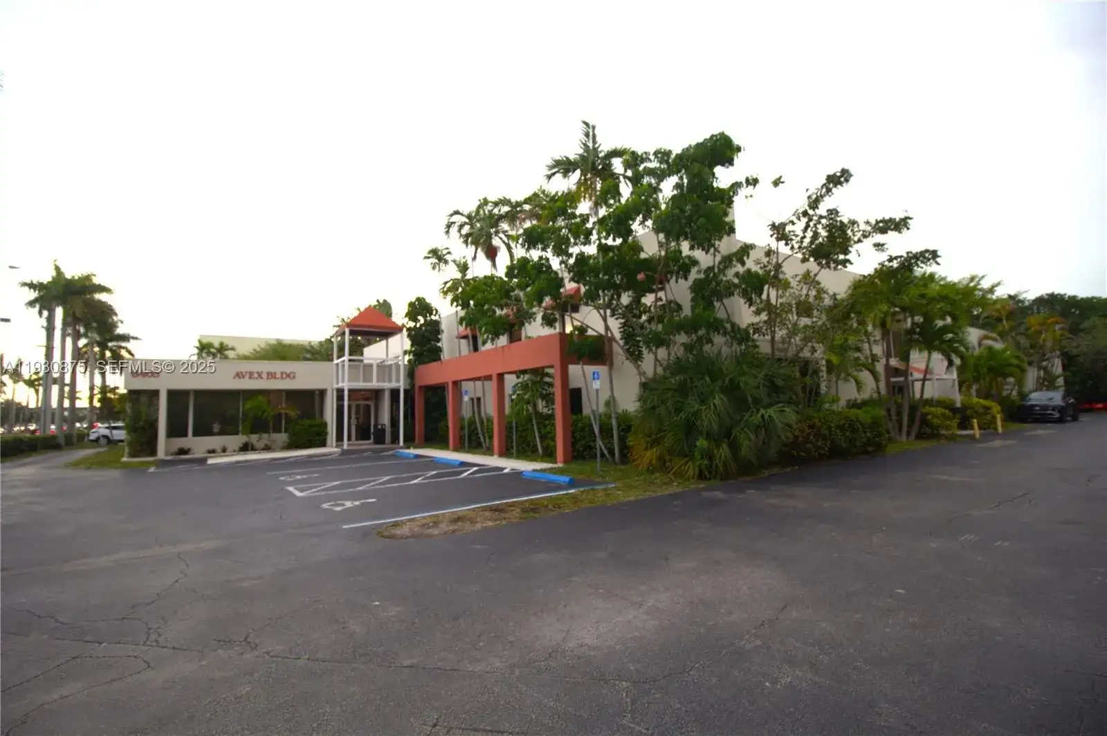 6405 NW 36th St, Virginia Gardens FL 33166 photo 3