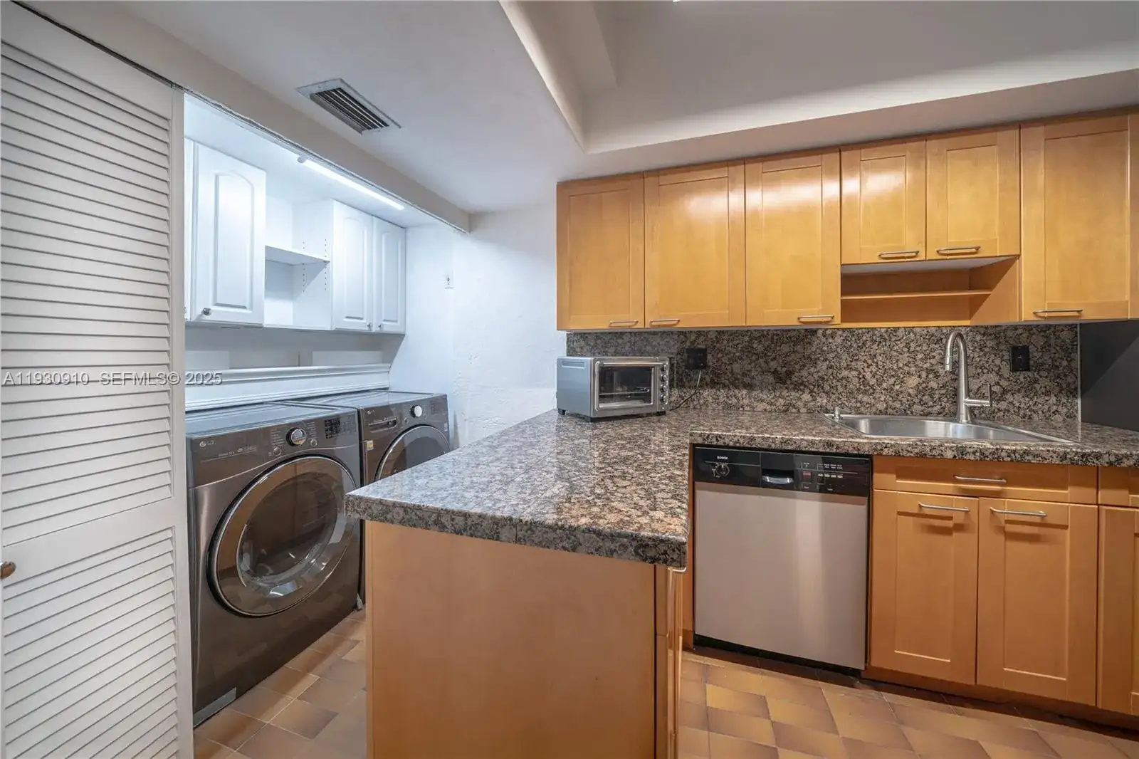 19212 NE 25th Ave # 283D, Miami FL 33180 photo 4