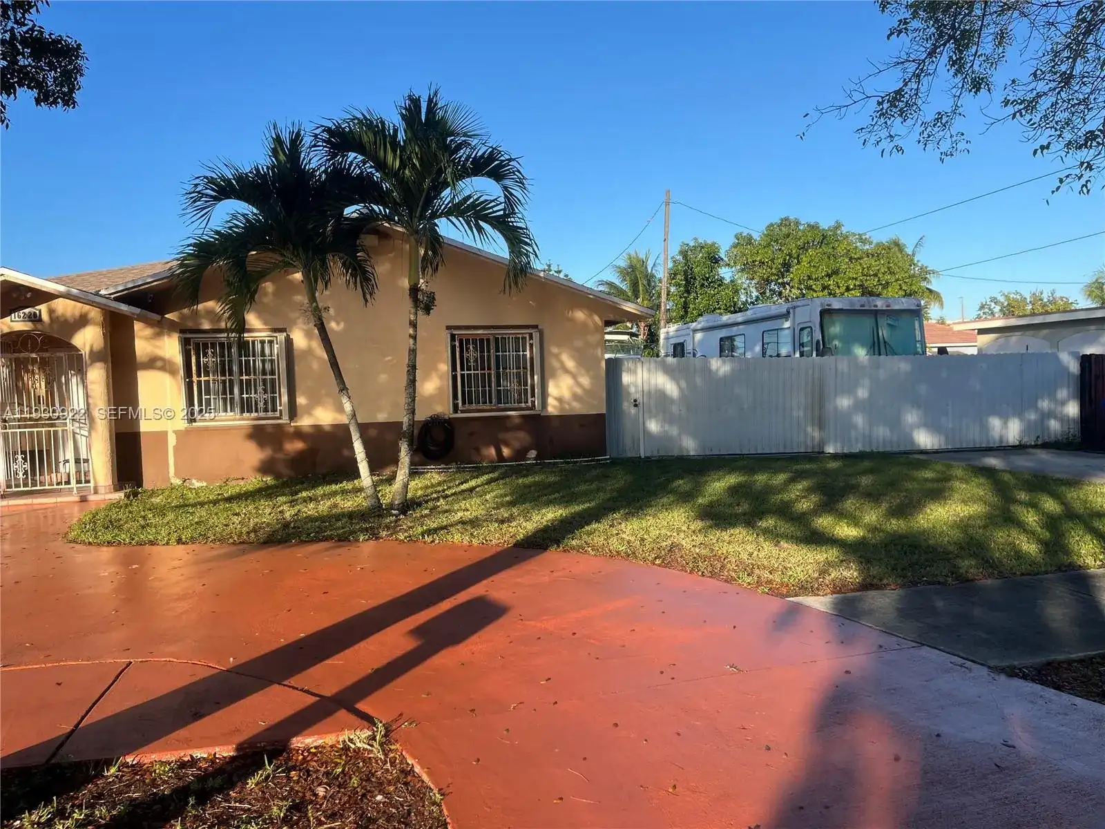 16220 NW 41st Ave, Miami Gardens FL 33054 photo 2