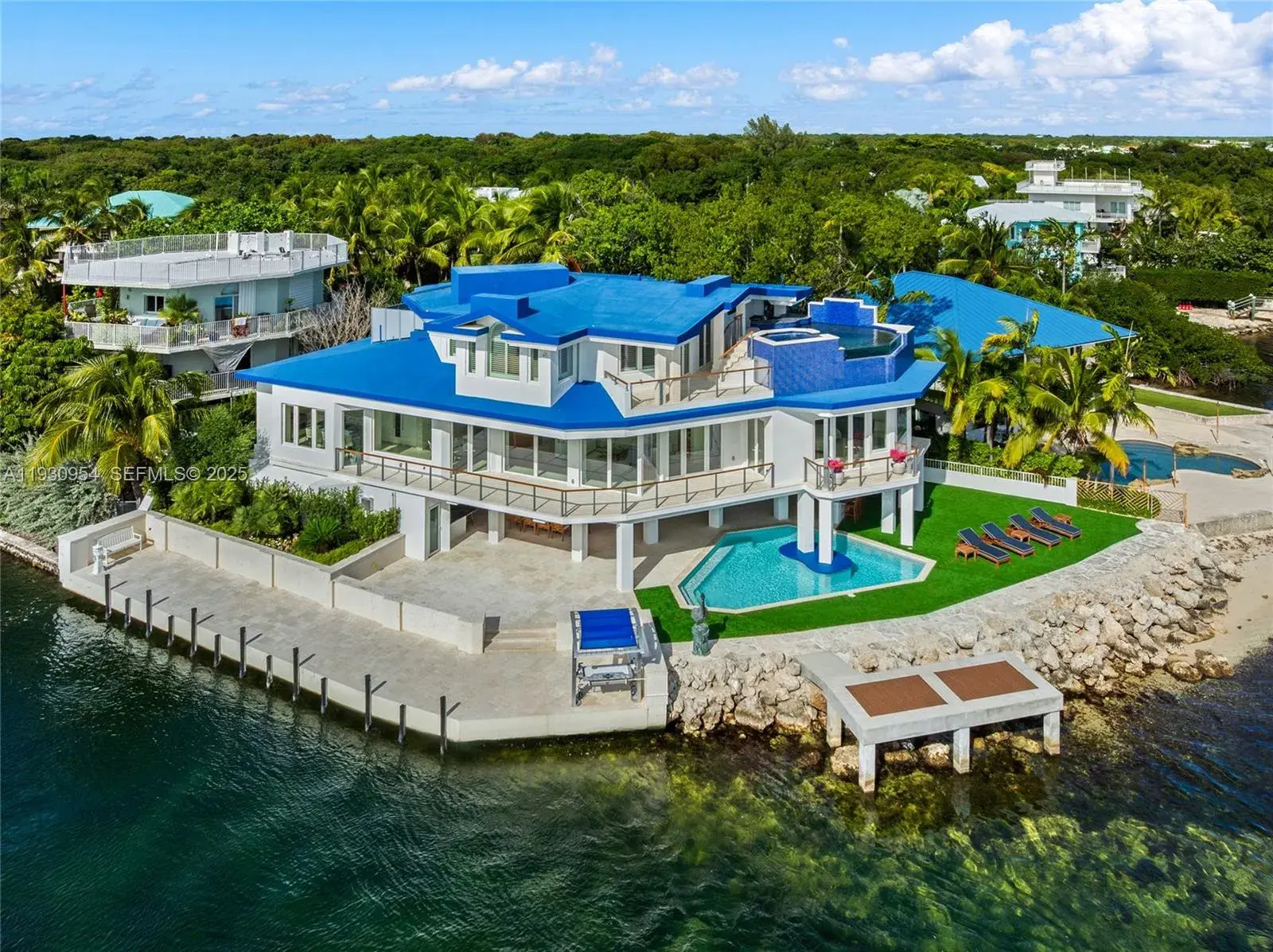 4 bedroom 5 bath Residential for sale at 180 Pompano Dr, Key Largo FL 33037