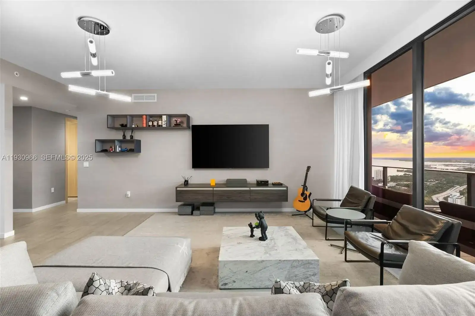 1000 Brickell Plz, Miami FL 33131 photo 4