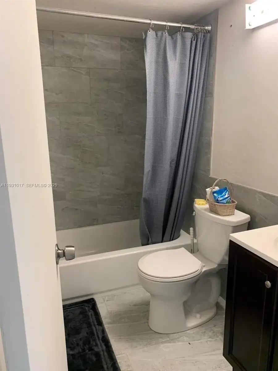 89 Berkshire D # 89, West Palm Beach FL 33417 photo 4