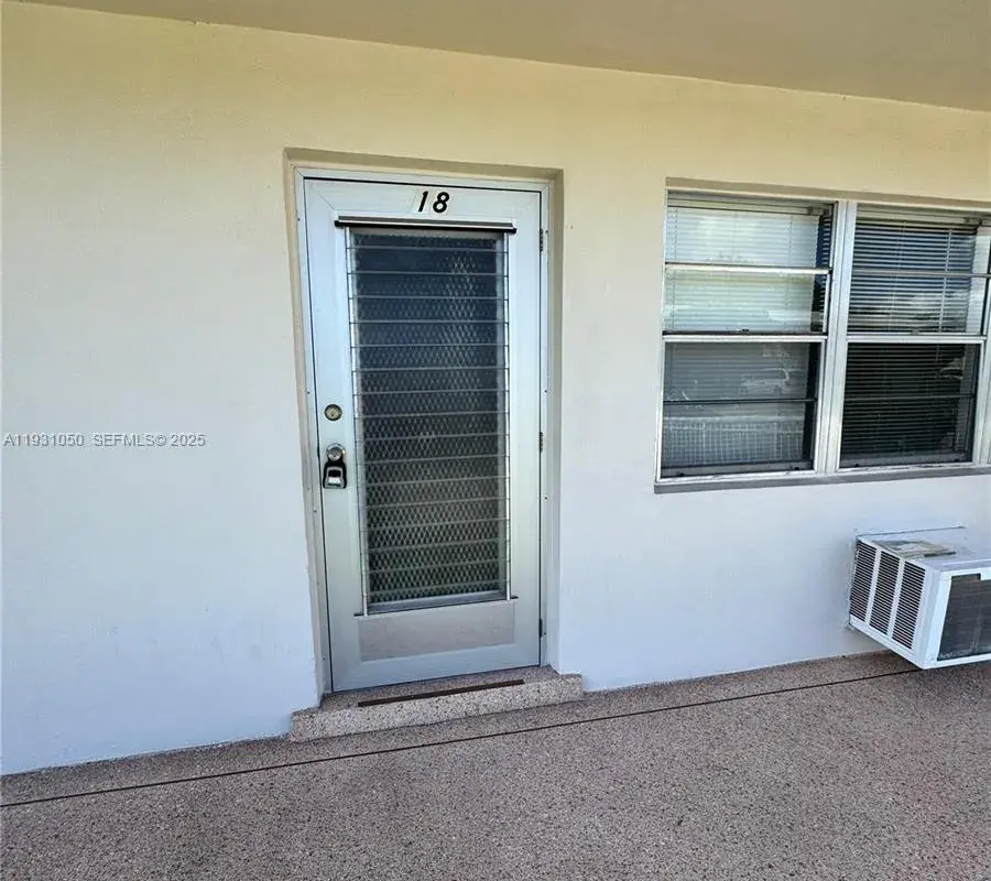 18 Hastings B # 18, West Palm Beach FL 33417