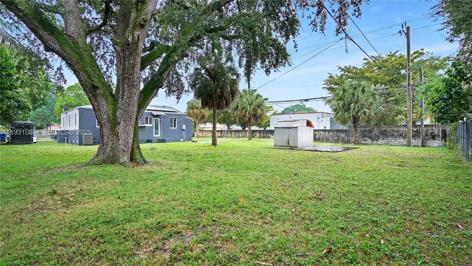 2615 NW 114th St, Miami FL 33167 photo 3