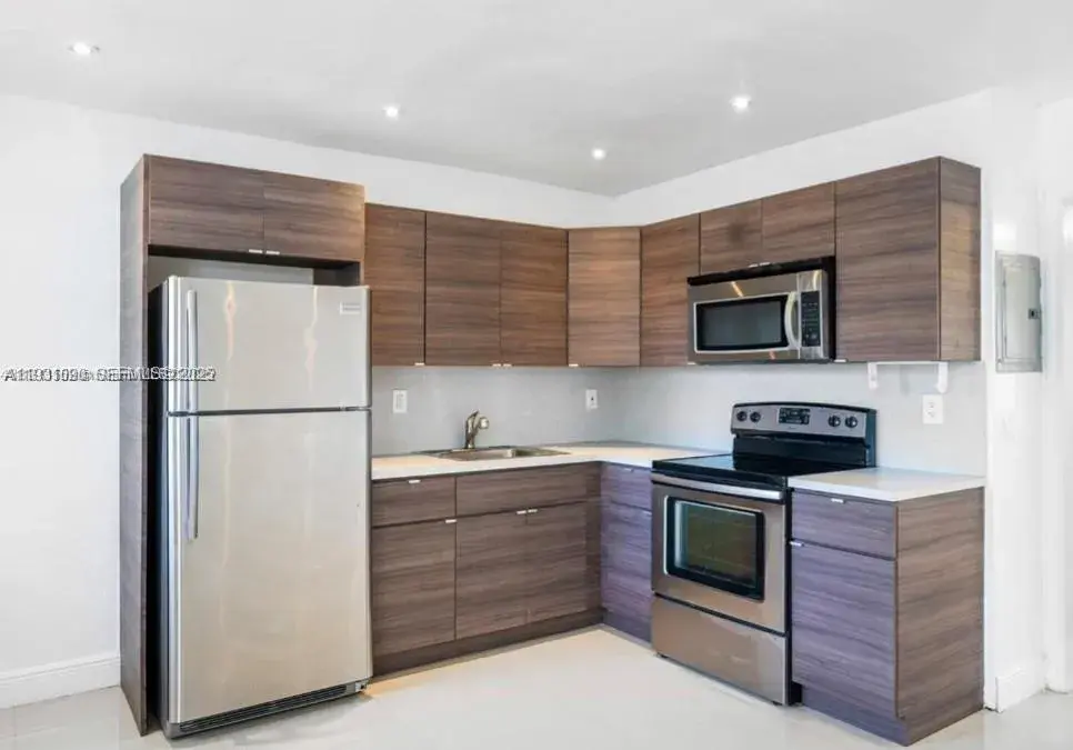552 NE 61st St # 4, Miami FL 33137
