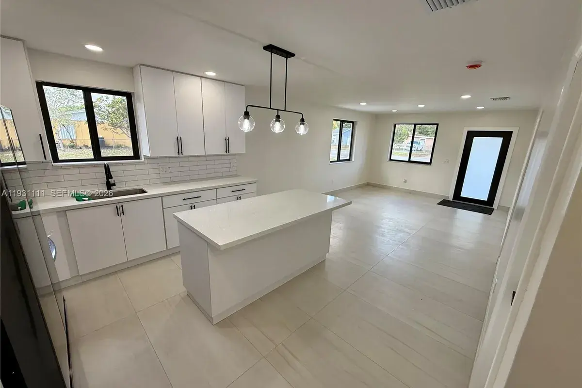 JANN AVE, Opa-Locka FL 33054