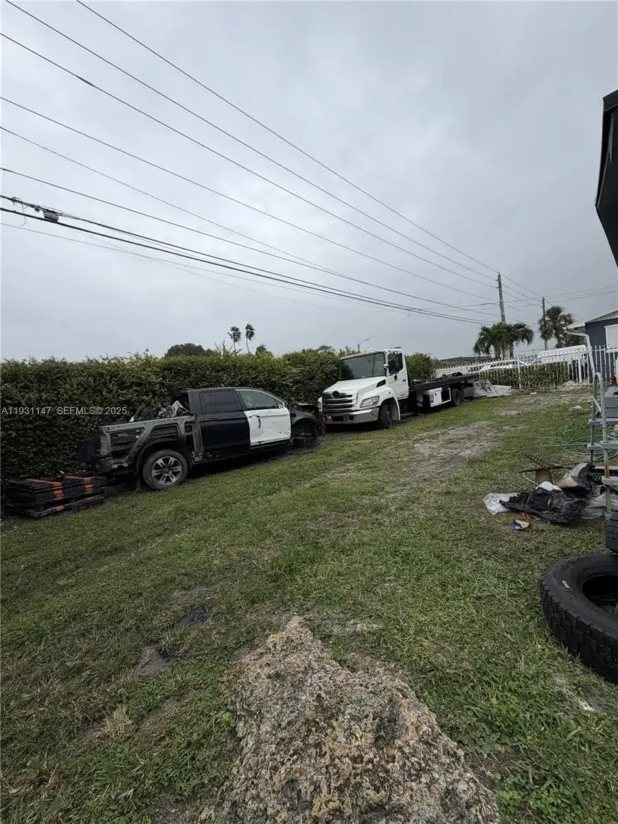 7200 SW 22nd St, Miami FL 33155 photo 2