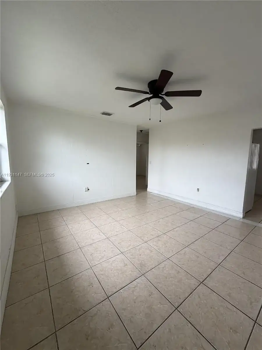 7200 SW 22nd St, Miami FL 33155 photo 4