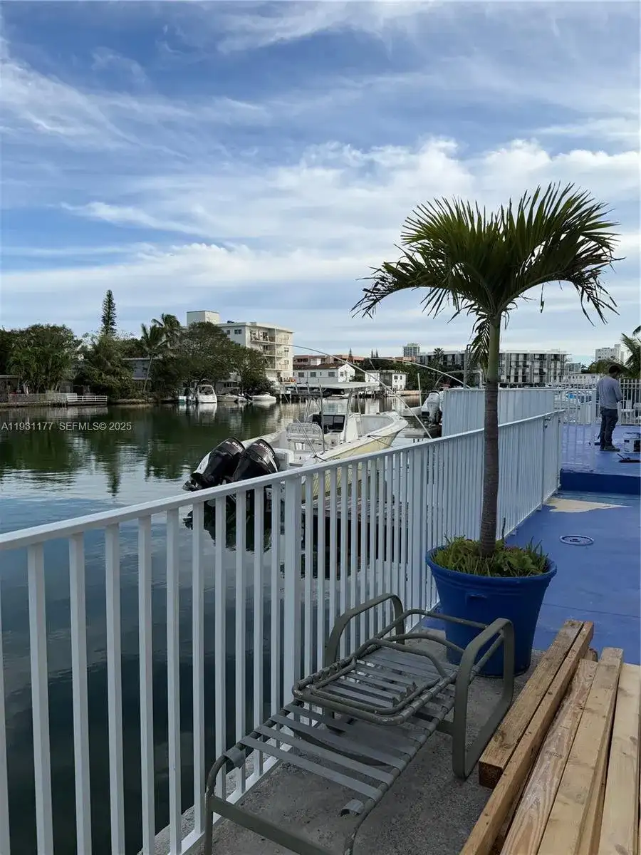 8305 Crespi Blvd # 5A, Miami Beach FL 33141 photo 2