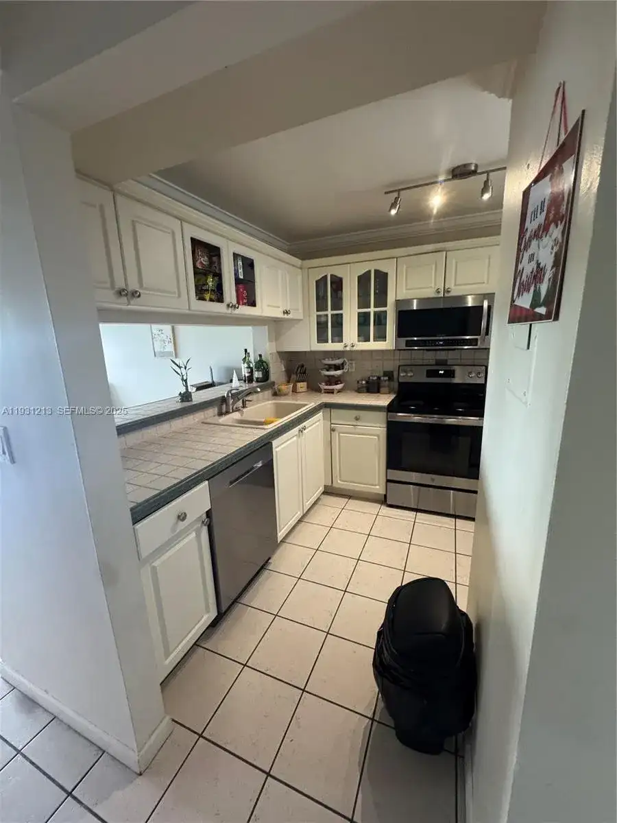 10155 NW 9th St Cir # 401, Miami FL 33172 photo 5