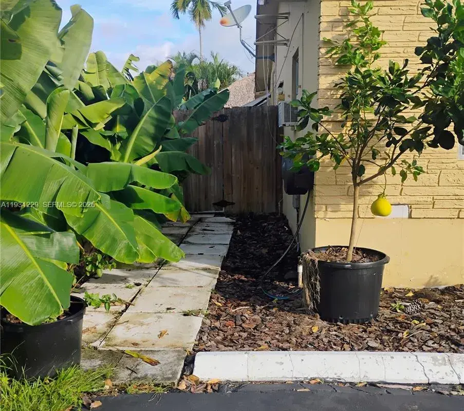 0 Thomas St # 1, Hollywood FL 33021
