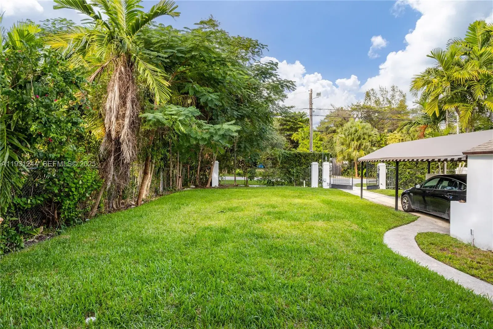 820 NE 83rd St, Miami FL 33138