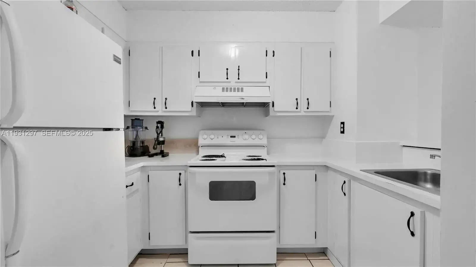 546 SW 1st St # 603, Miami FL 33130 photo 5