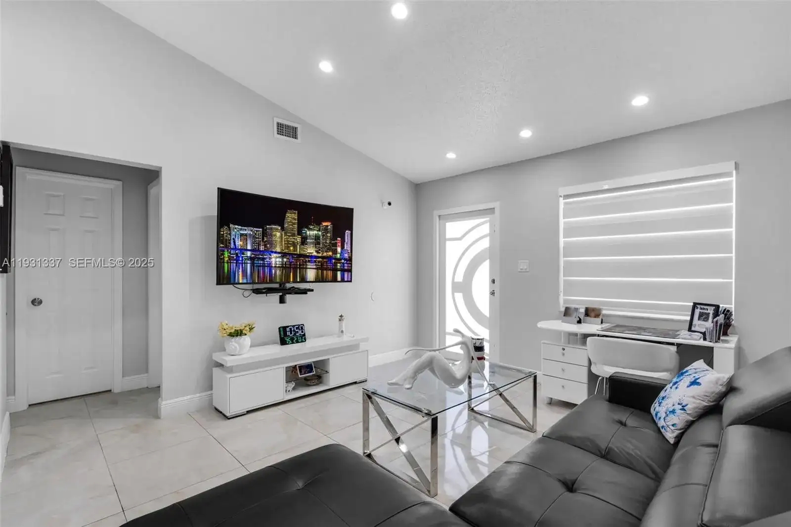 2140 W 53rd St # 2140, Hialeah FL 33016 photo 2