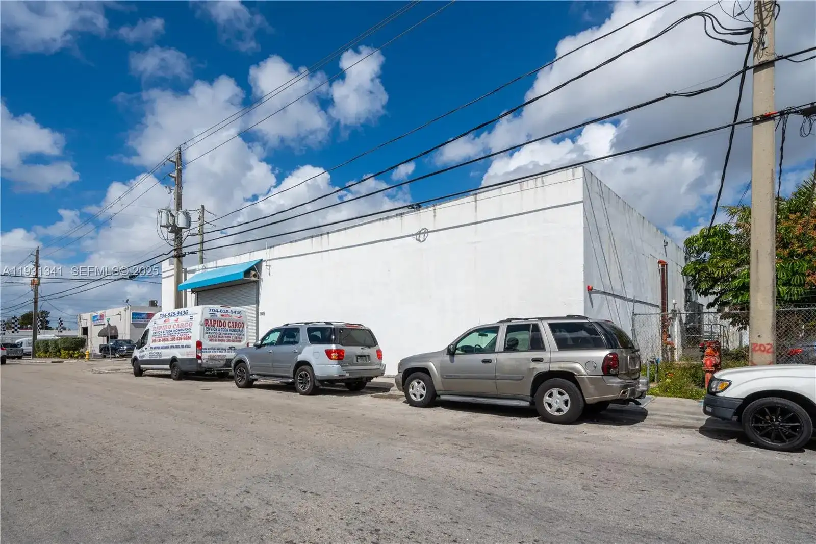 2585 NW 21st Ter, Miami FL 33142 photo 3