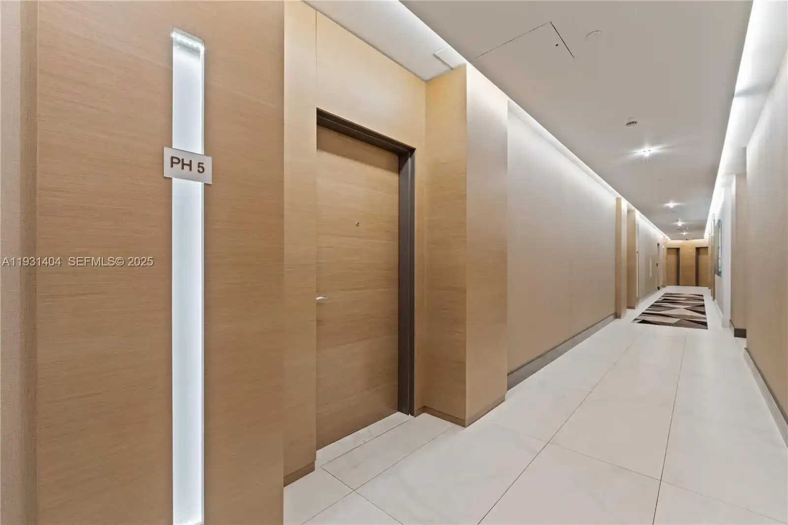 17301 Biscayne Blvd # 5, North Miami Beach FL 33160 photo 3