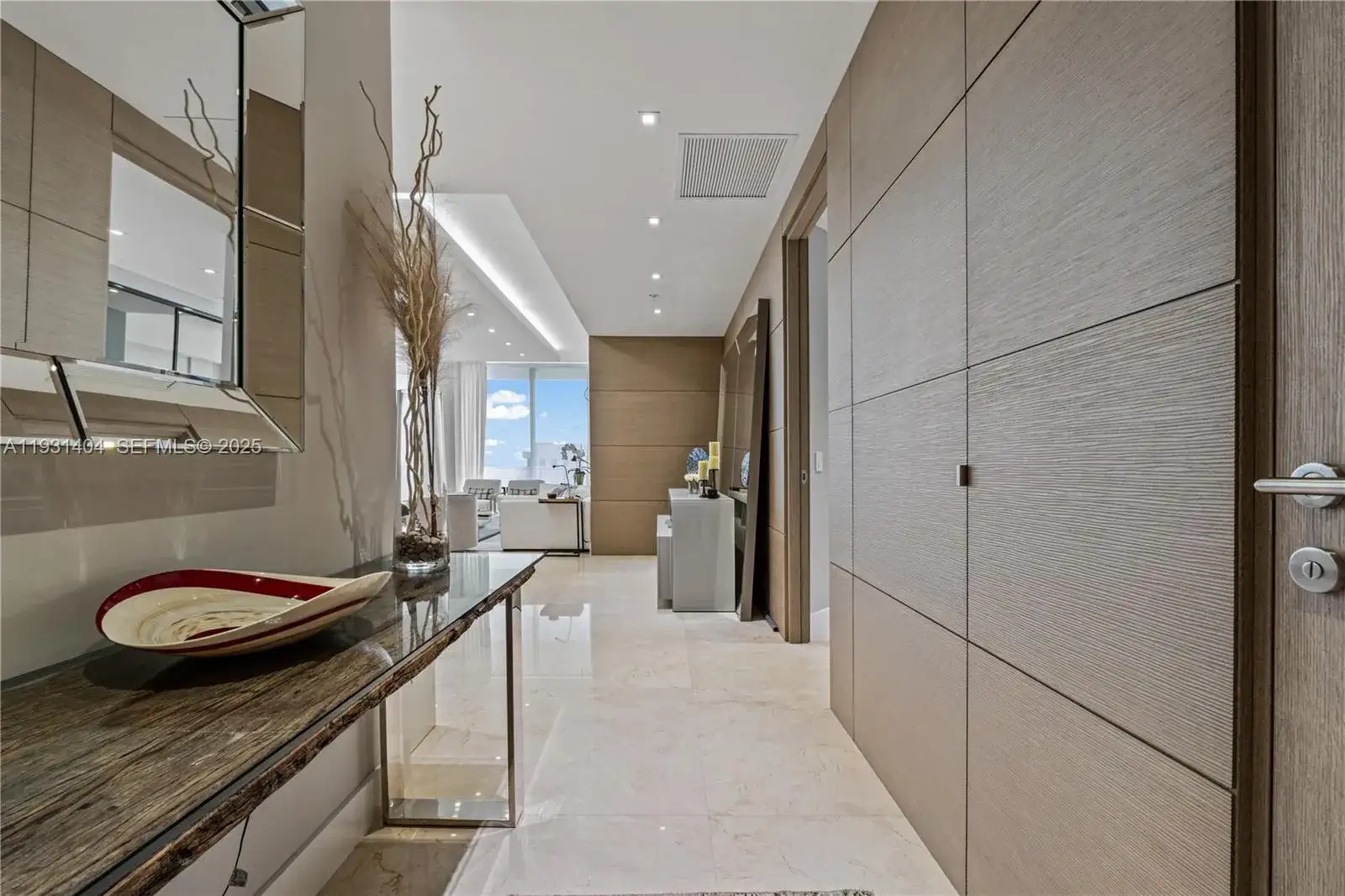 17301 Biscayne Blvd # 5, North Miami Beach FL 33160 photo 4
