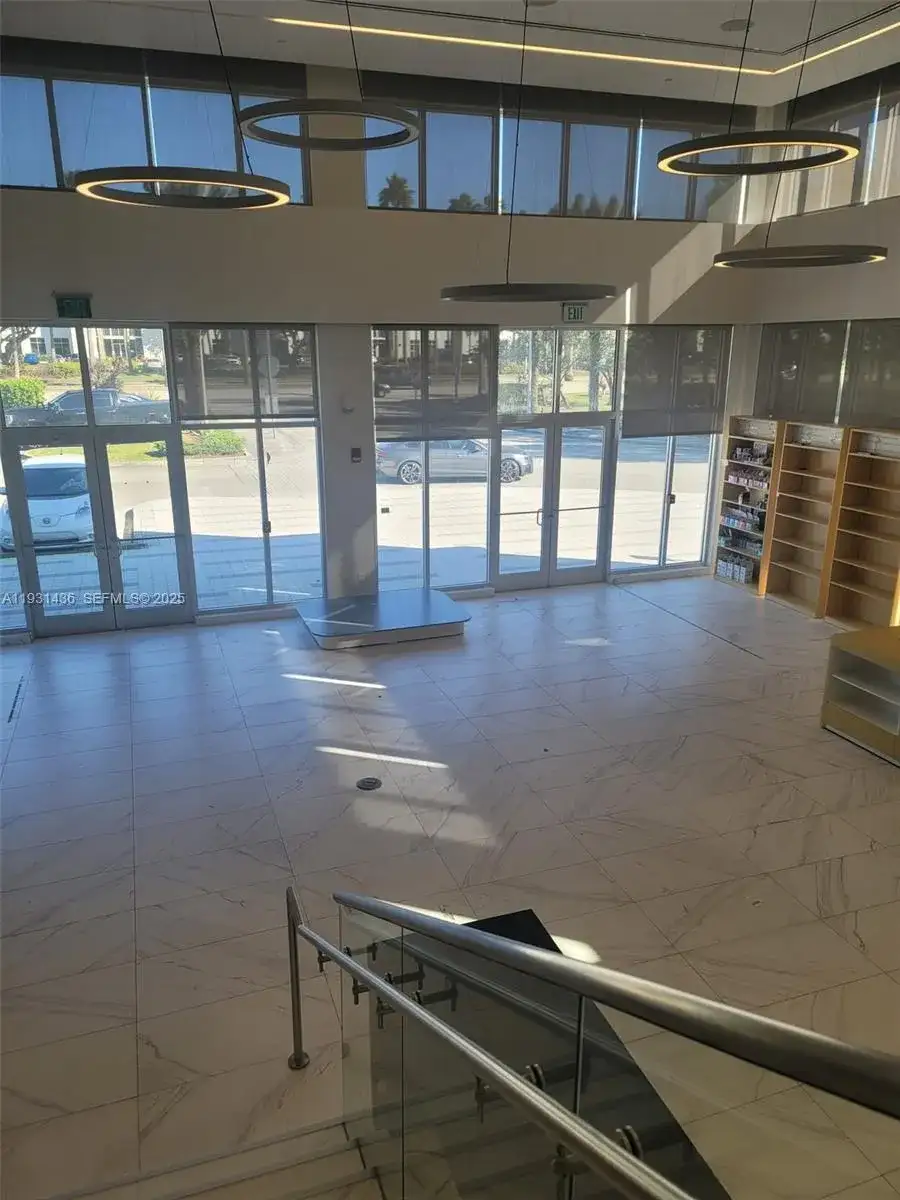1950 NW 87 ave, Doral FL 33172 photo 2