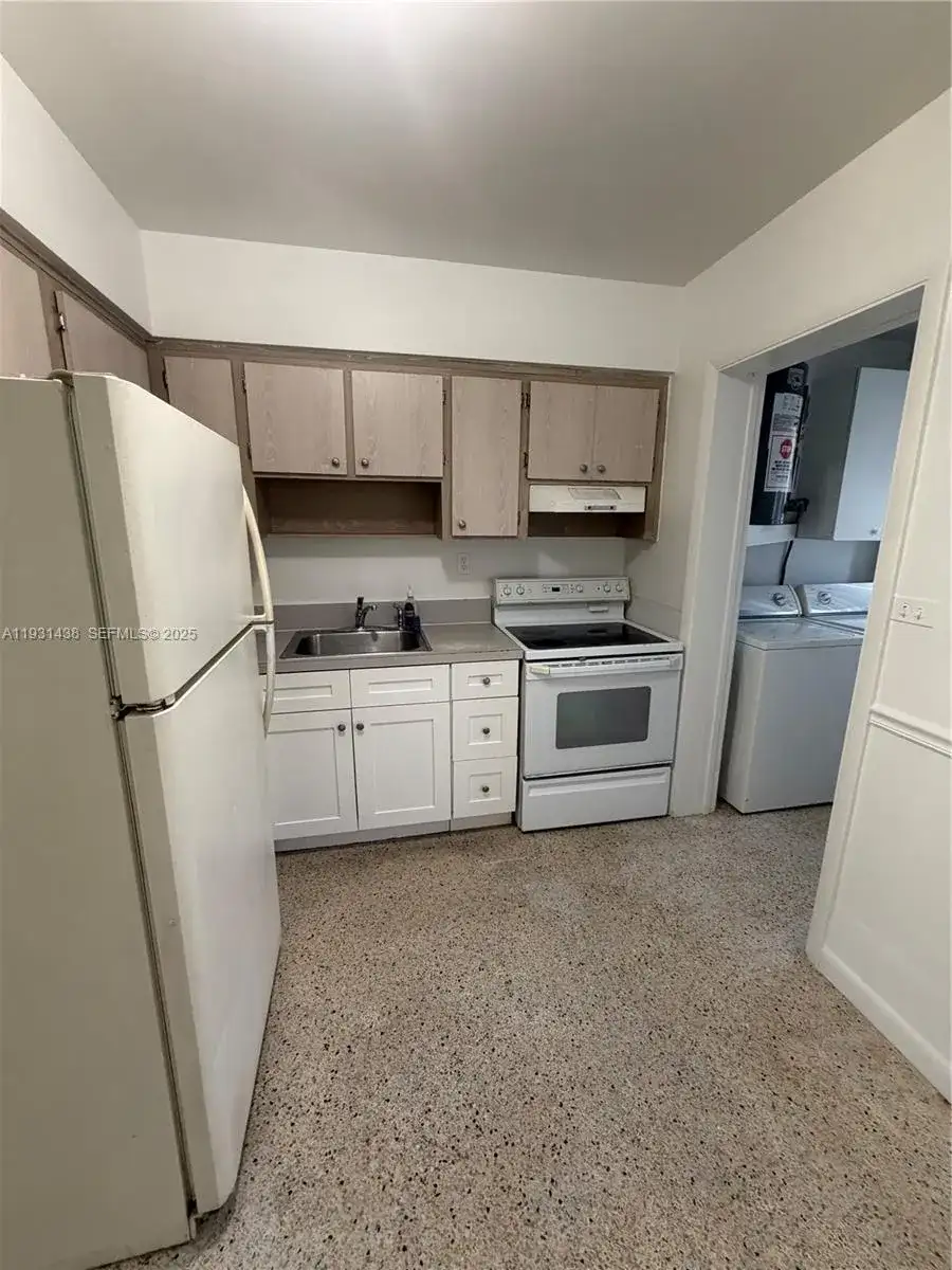 250 NE 41st St # 250, Oakland Park FL 33334 photo 3