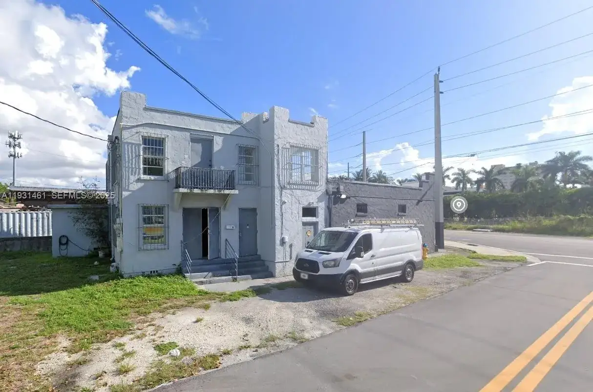 18300 W Dixie Hwy # u, North Miami Beach FL 33160