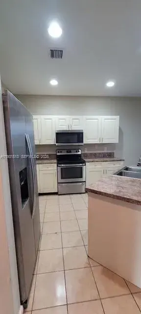 1400 LUCAYA Dr, Riviera Beach FL 33404