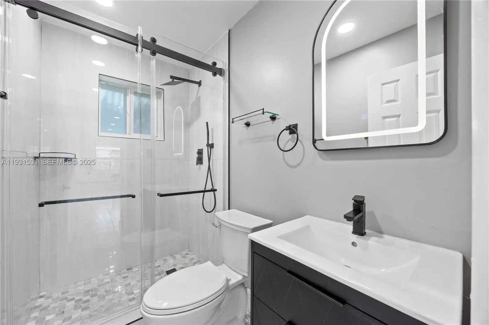 411 SE 3rd Ave # 2, Hallandale Beach FL 33009