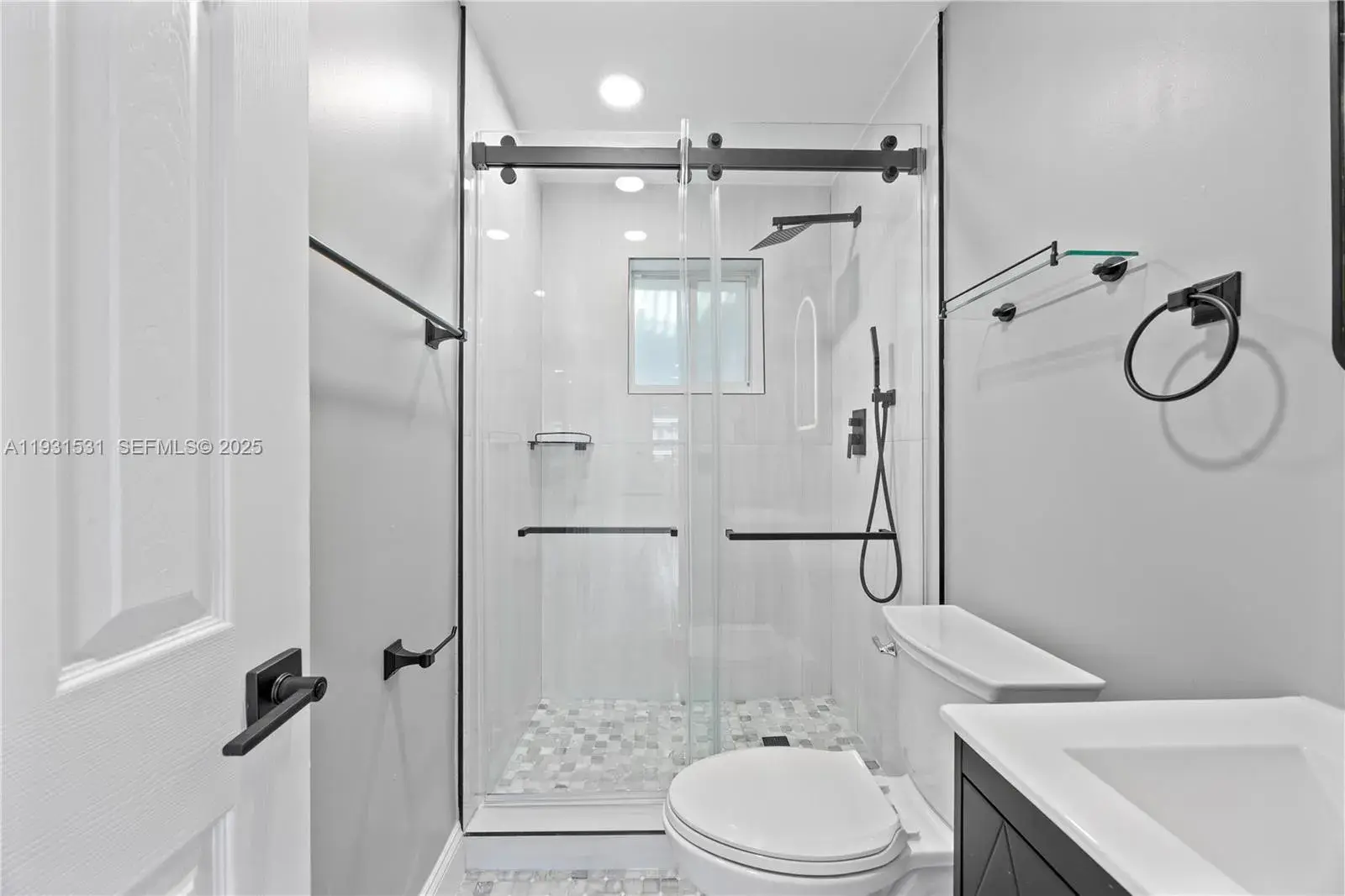 411 SE 3rd Ave # 2, Hallandale Beach FL 33009