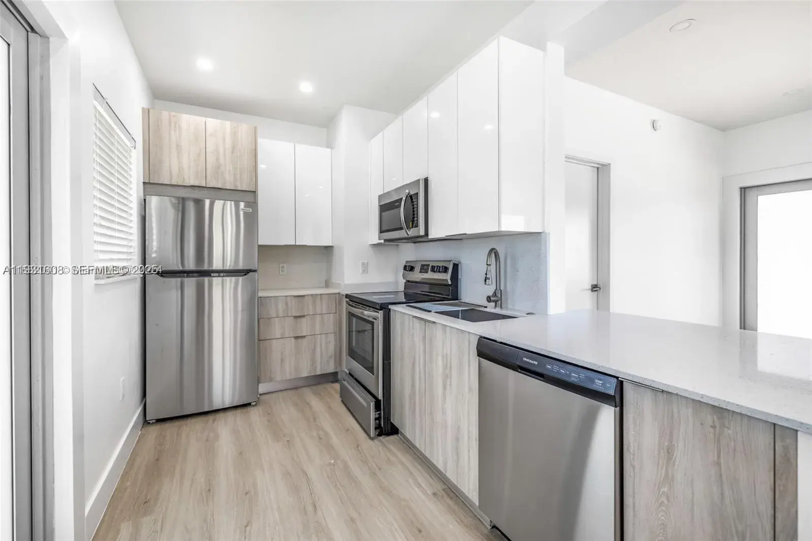 415 SE 3rd Ave # 6, Hallandale Beach FL 33009