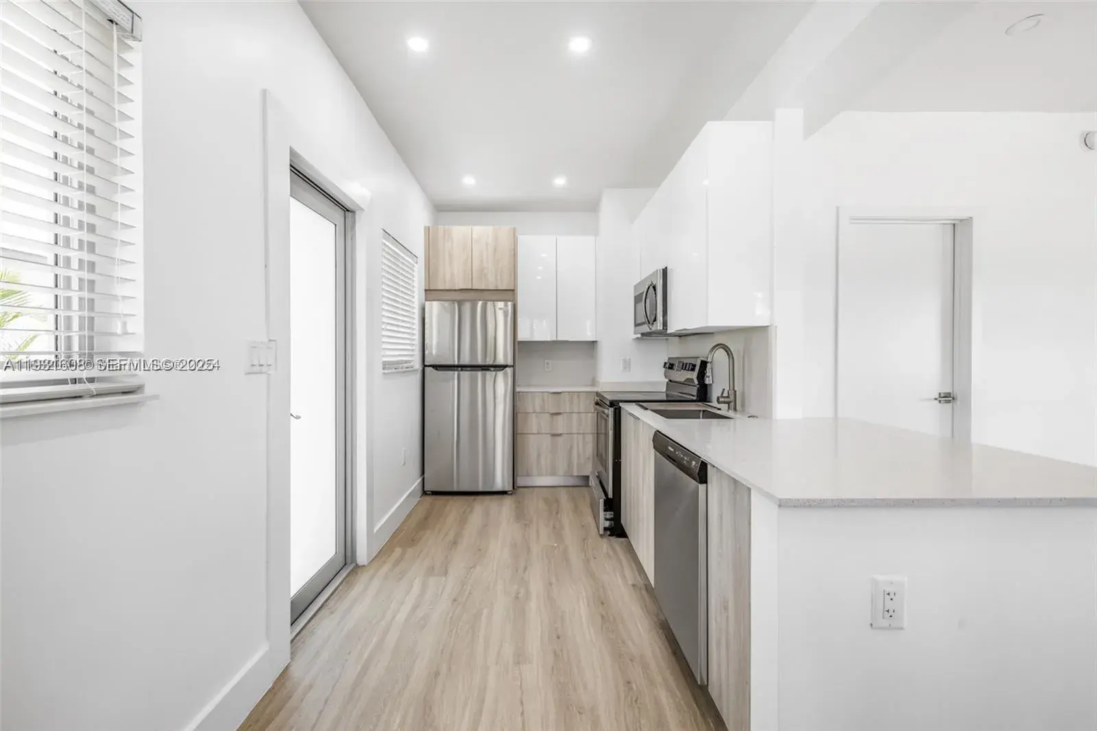 415 SE 3rd Ave # 6, Hallandale Beach FL 33009