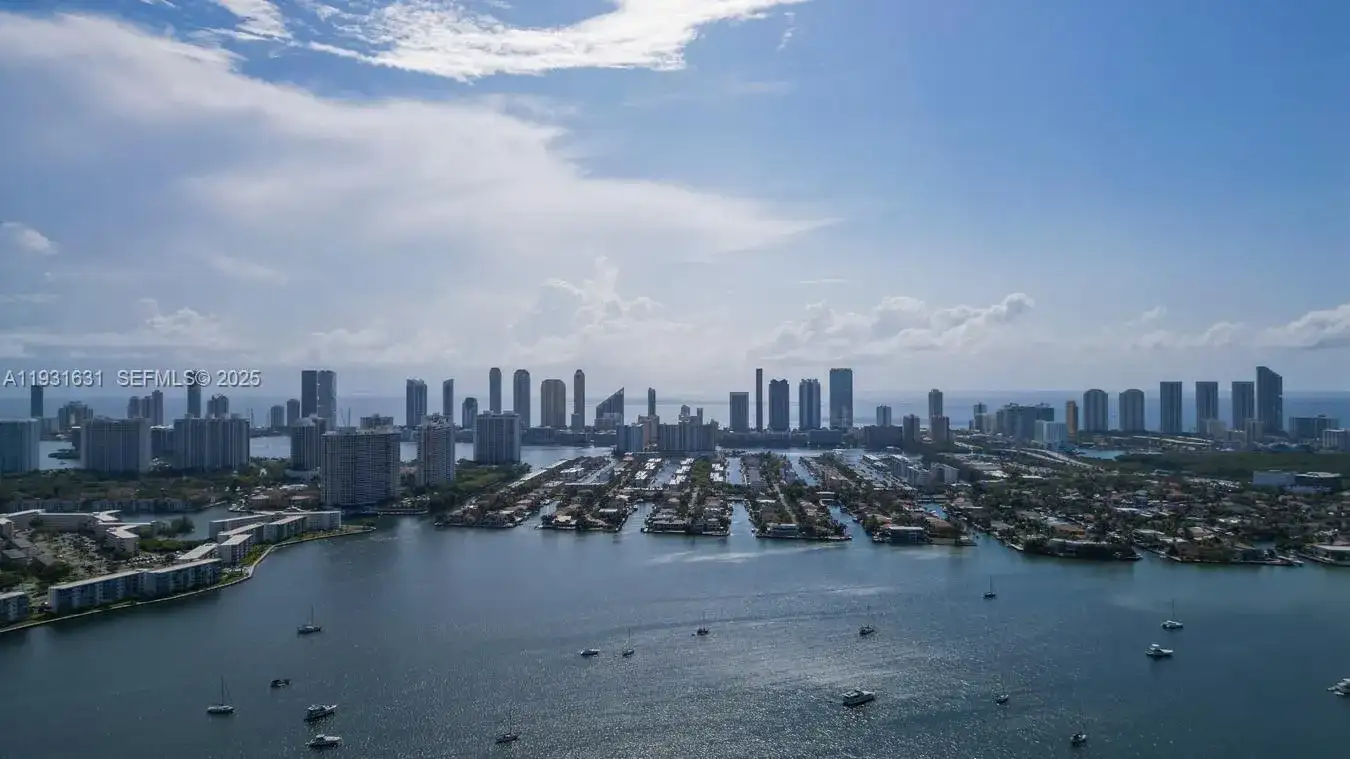 17111 Biscayne Blvd # 909, North Miami Beach FL 33160 photo 2