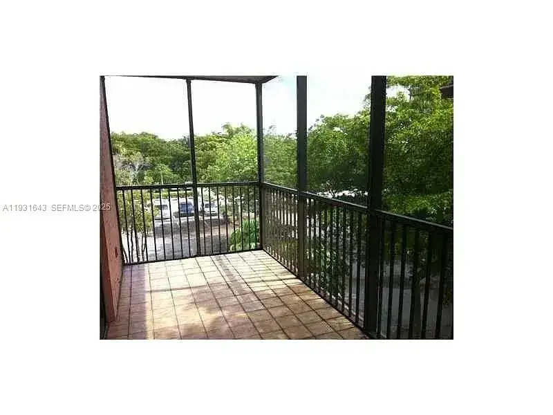 20860 San Simeon Way # 6, Miami FL 33179 photo 5