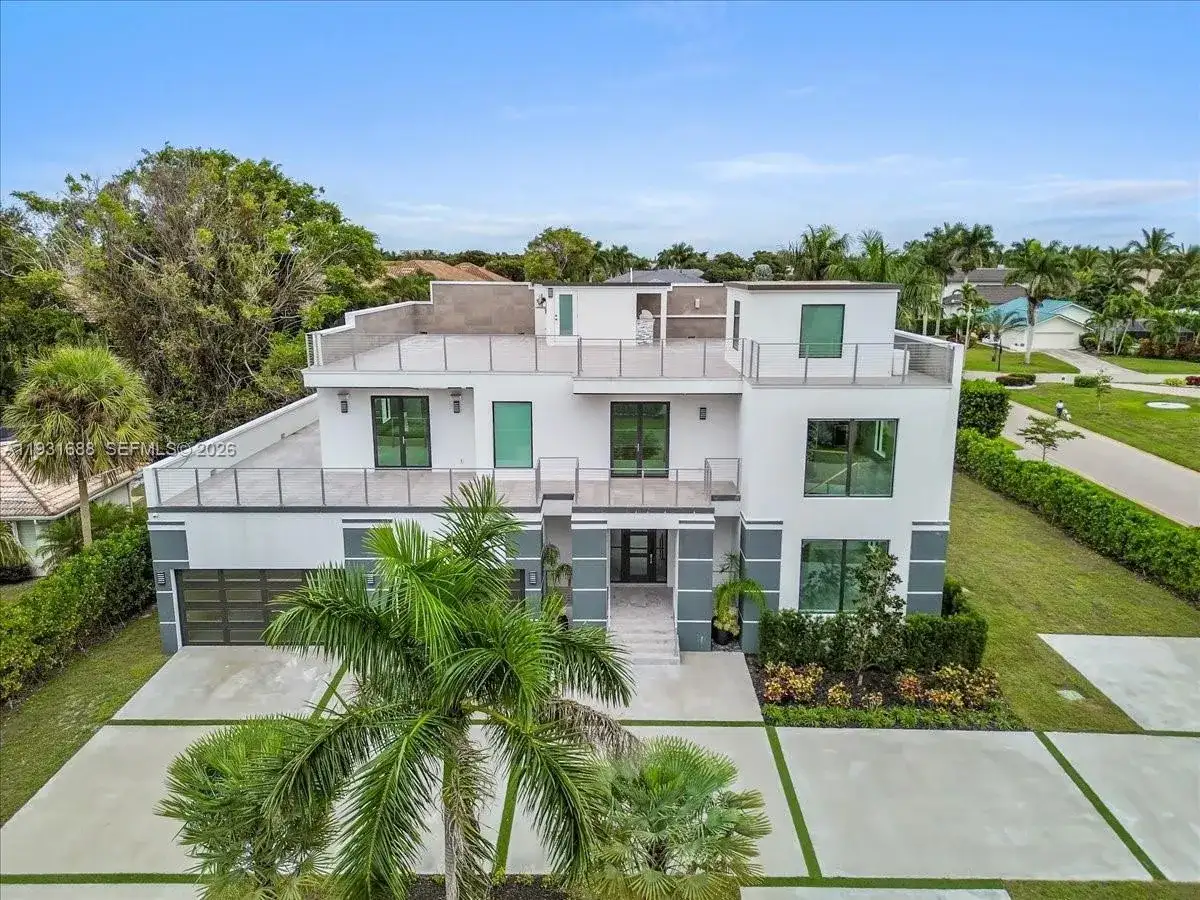 3800 Crayton Road, Naples FL 34103 photo 2
