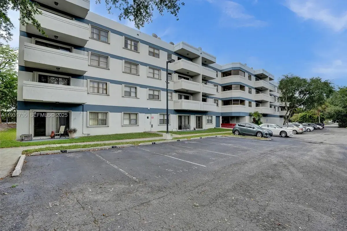 1891 N 61st Ave # B215, Hollywood FL 33024