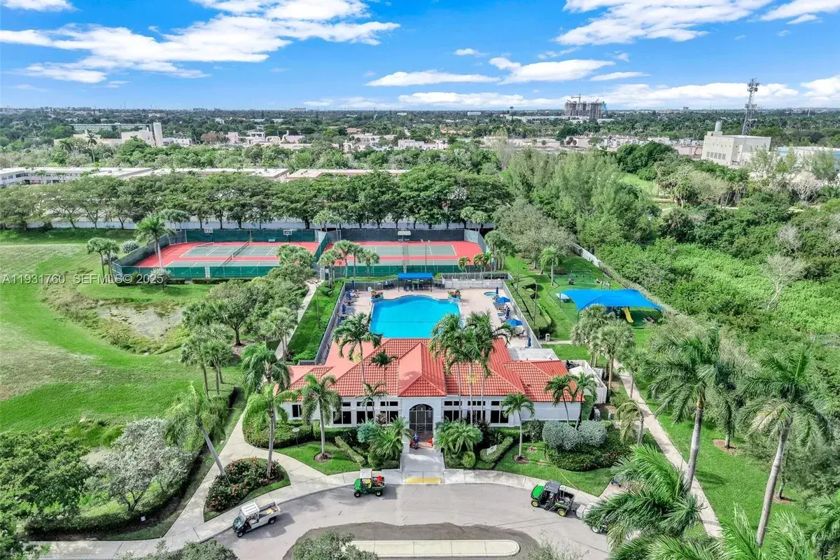1420 Weeping Willow Way, Hollywood FL 33019