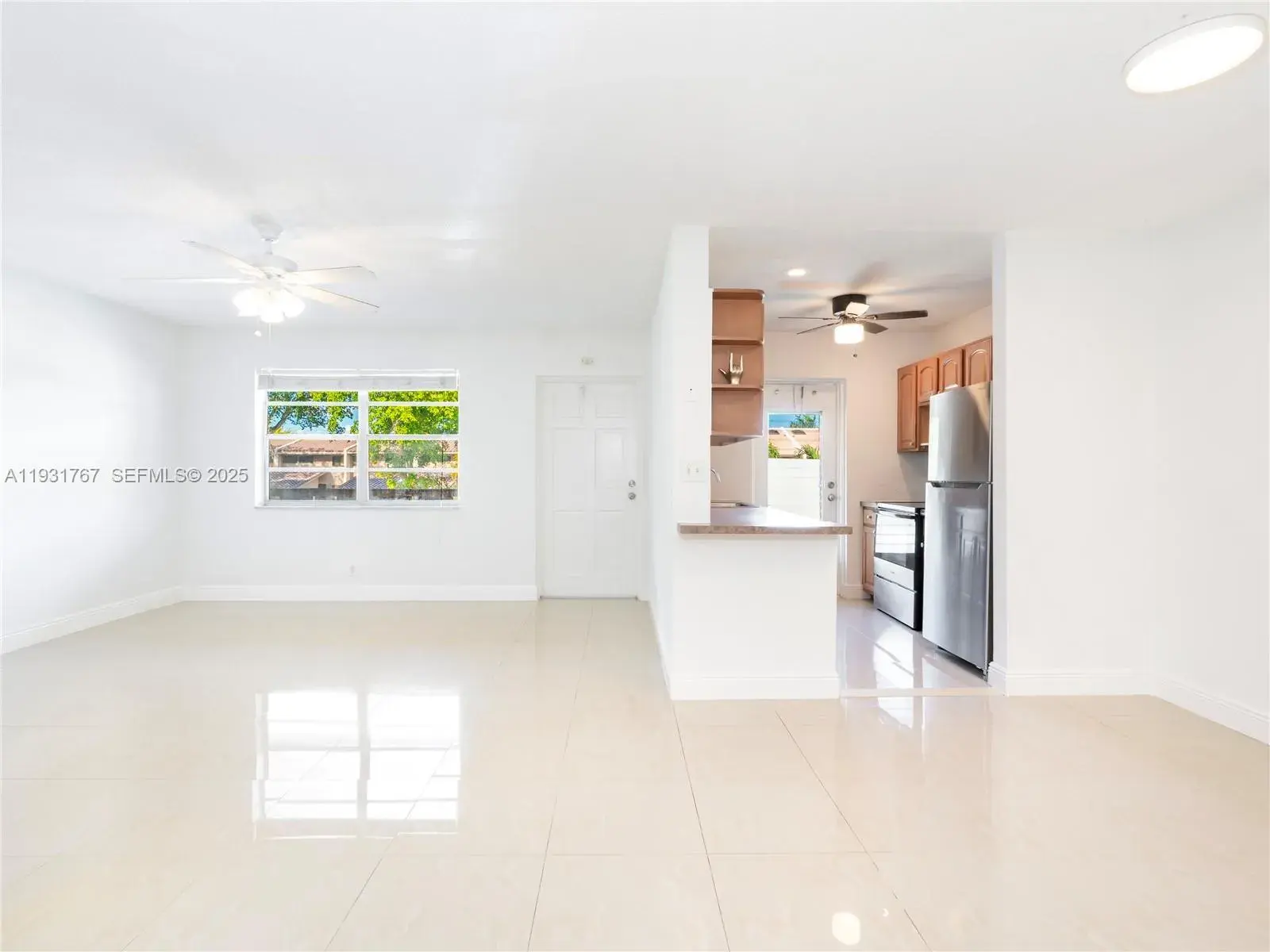 8704 NW 35th St, Coral Springs FL 33065