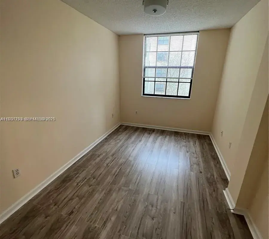 1919 Van Buren St # 420A, Hollywood FL 33020