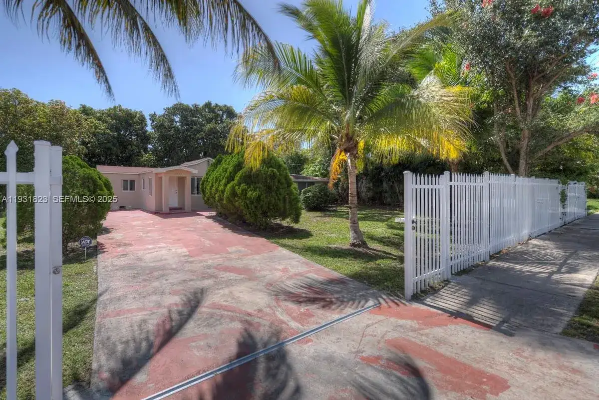 14935 NE 11th Ct # 1, Miami FL 33161 photo 4