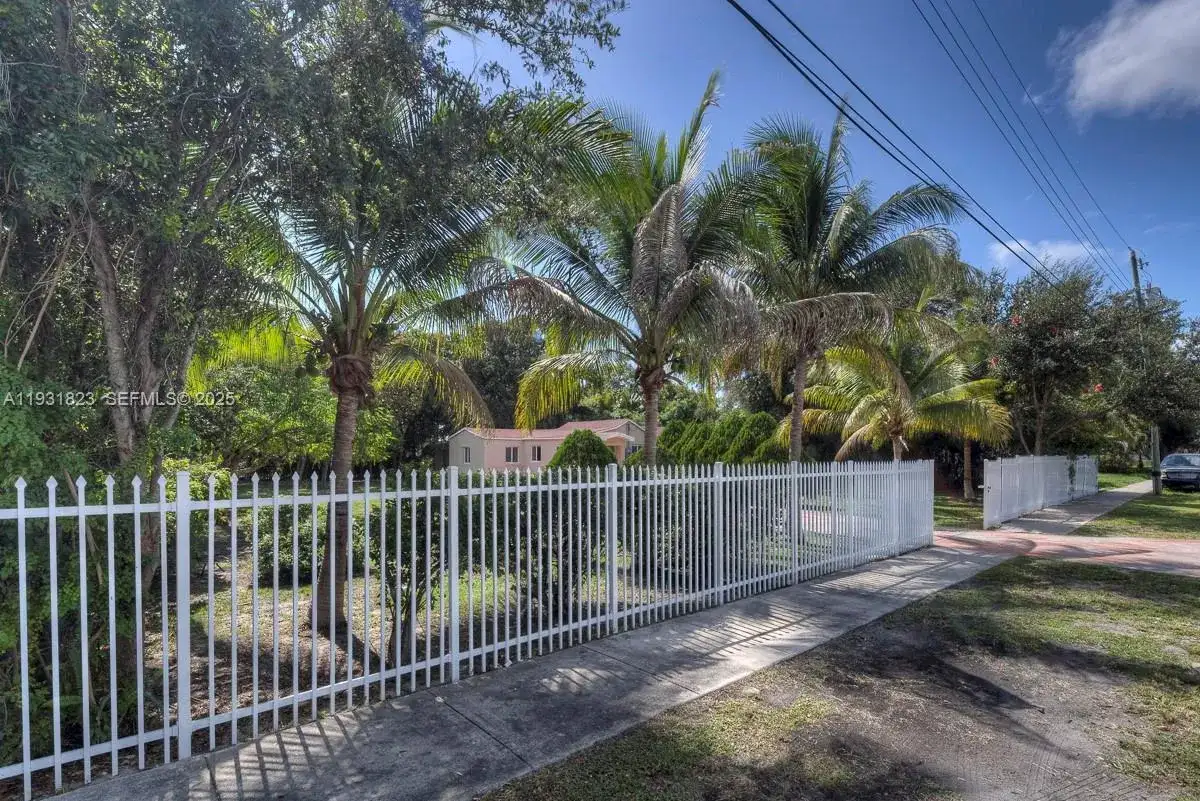 14935 NE 11th Ct # 1, Miami FL 33161 photo 5
