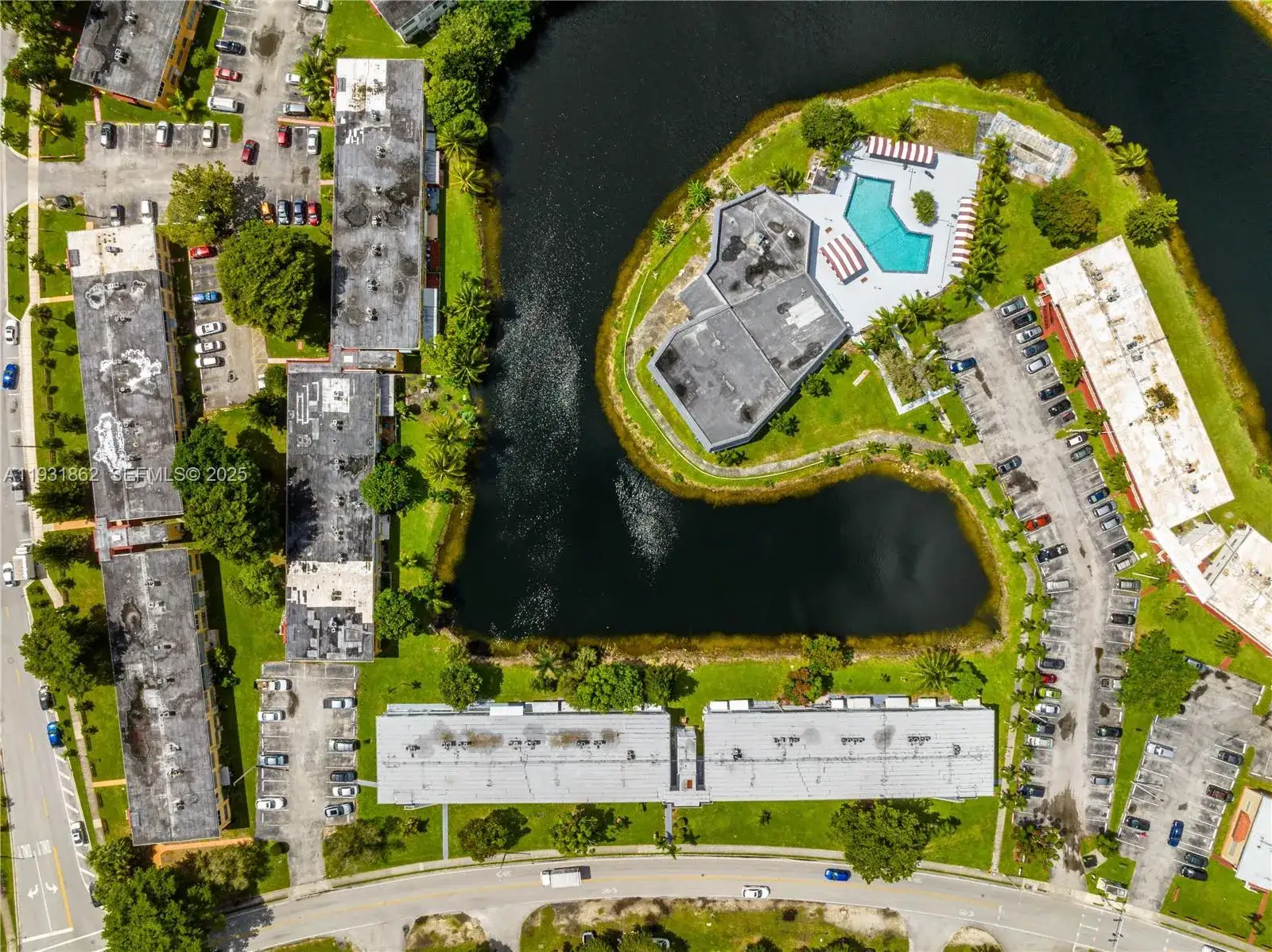 20310 NE 2nd Ave # 24, Miami Gardens FL 33179 photo 3