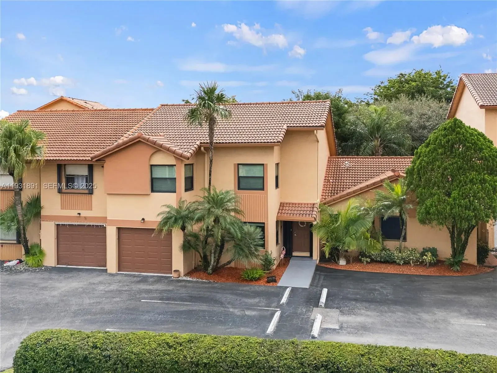11282 SW 9th Ct, Pembroke Pines FL 33025
