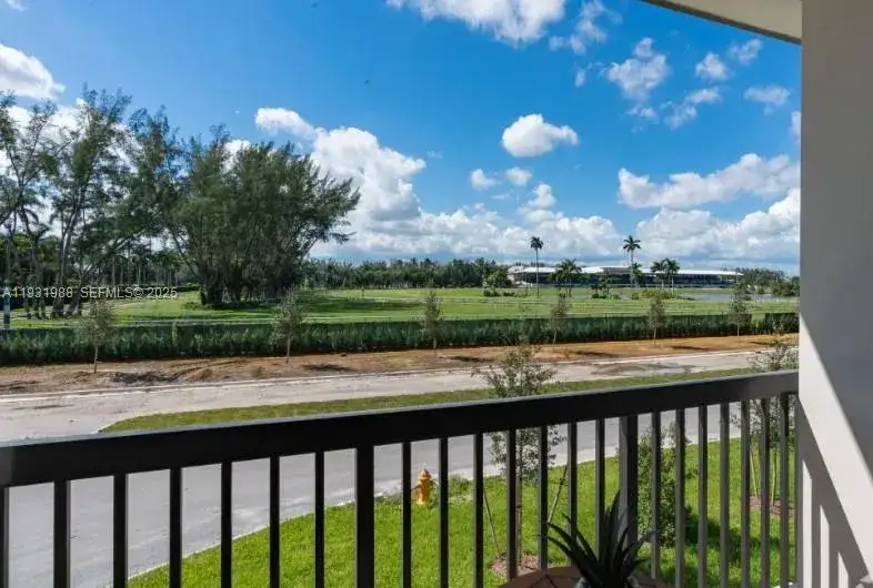 2320 E 4th Ave # 102, Hialeah FL 33013 photo 5