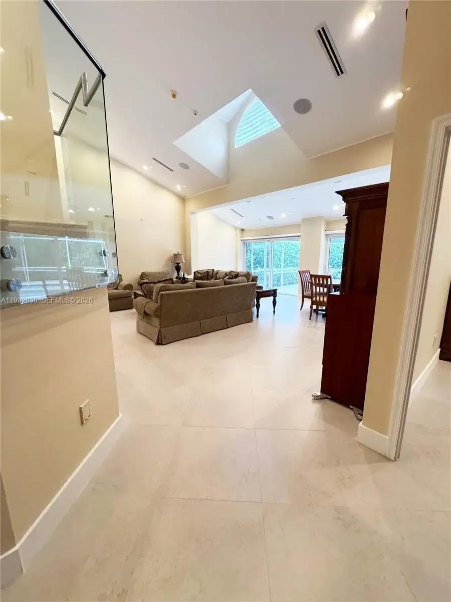 610 Misty Oaks Ln, Pompano Beach FL 33069 photo 4