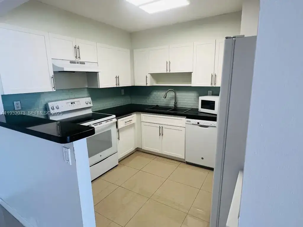 1450 Brickell Bay Dr # 1606, Miami FL 33131 photo 3