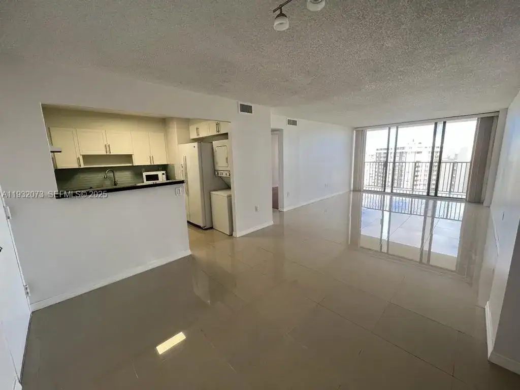 1450 Brickell Bay Dr # 1606, Miami FL 33131 photo 4