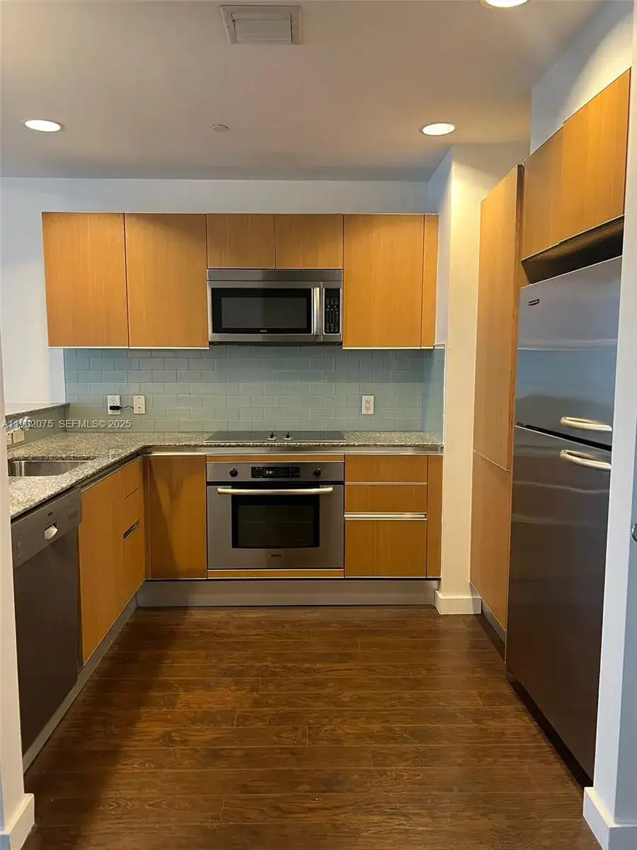 1050 Brickell Ave # 3122, Miami FL 33131 photo 2